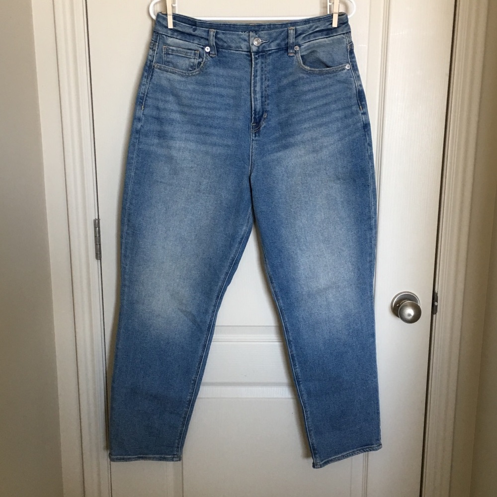 American Eagle Stretch Curvy Mom Jean